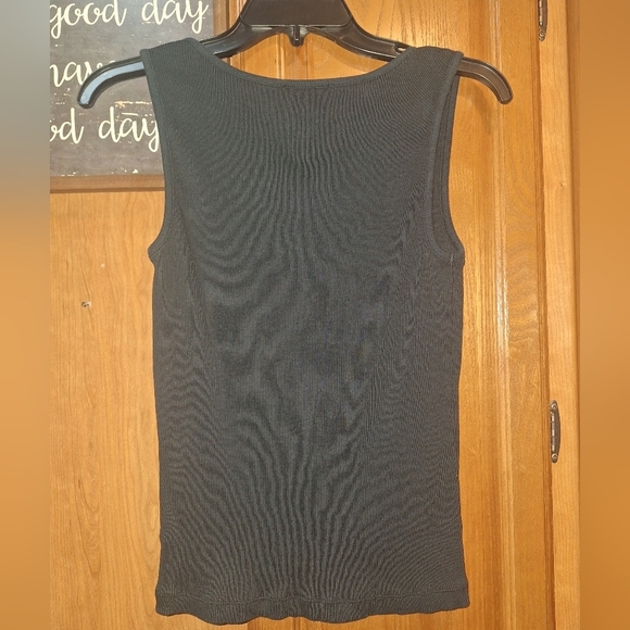 A Lauren Ralph Lauren Black Sleeveless Top With Lacy Trim Around The Collar. - Picture 6 of 6